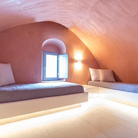 基克拉多尼西亚传统公寓 4* 费拉